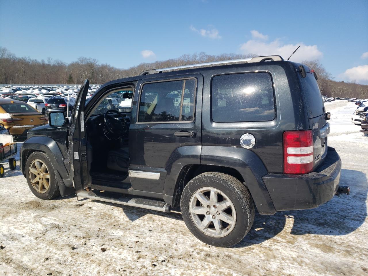 2009 Jeep Liberty (North America) - Image 2