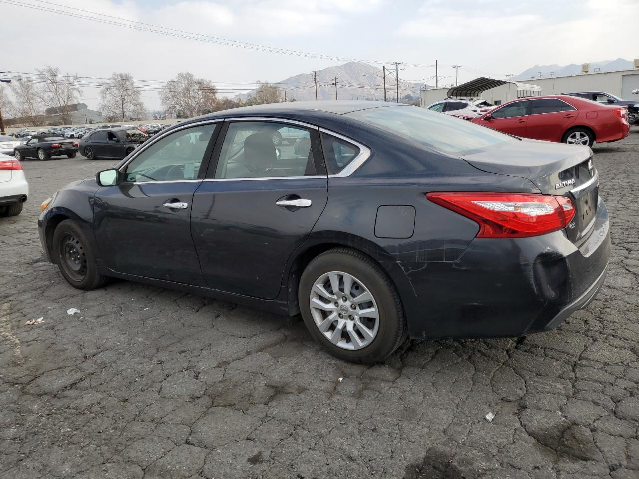 2016 Nissan Altima - Image 2