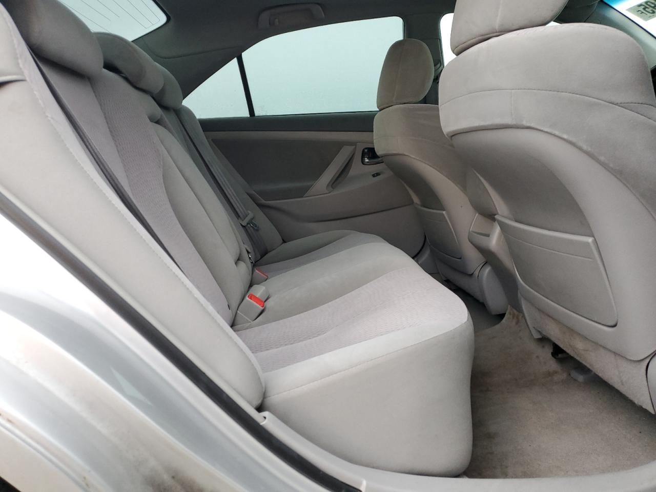 2010 Toyota Camry - Image 10