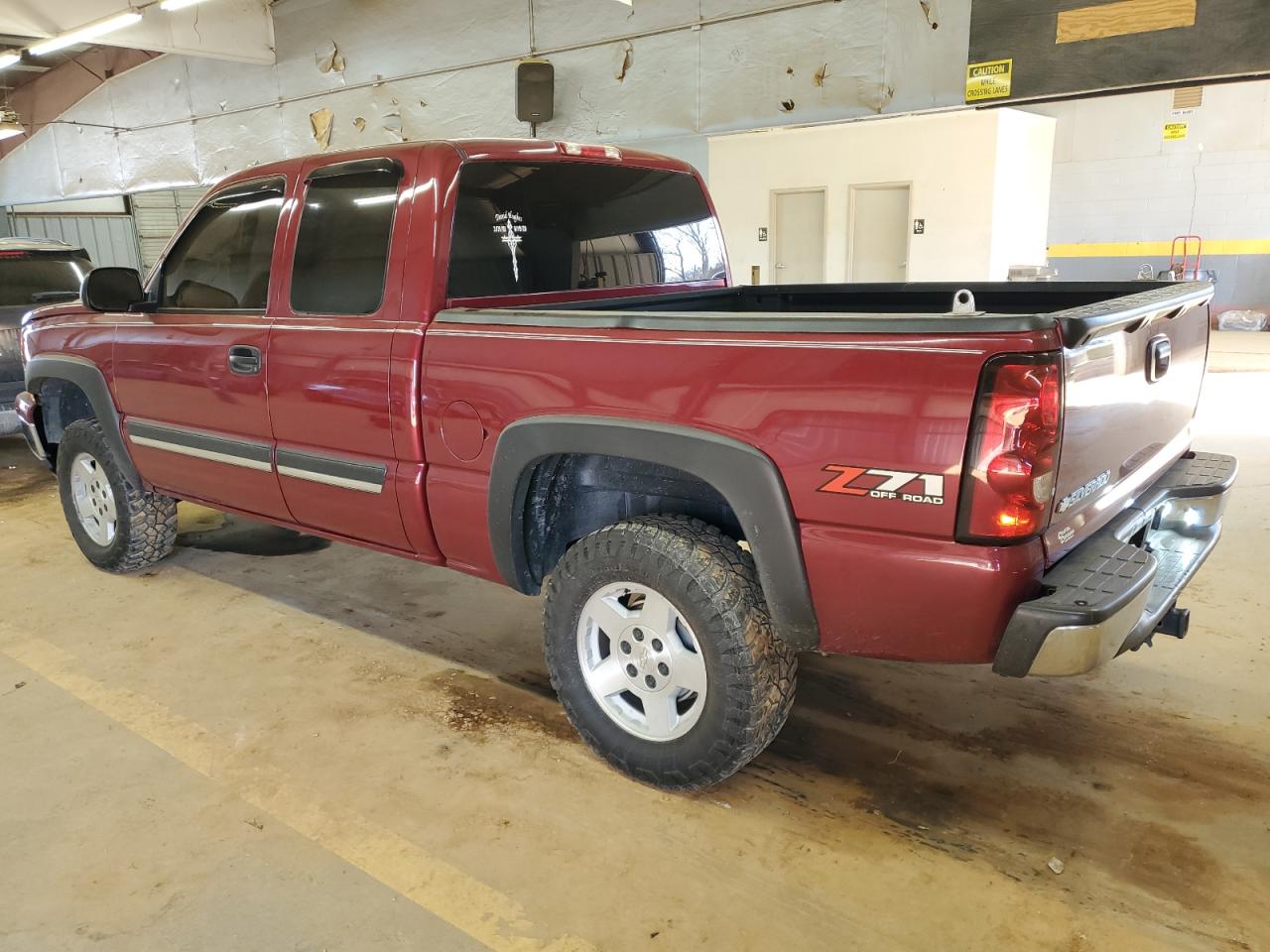 2006 Chevrolet Silverado - Image 2