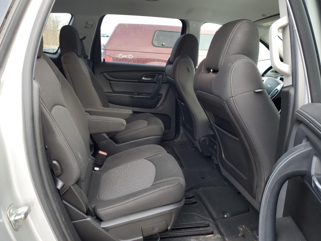 2017 Chevrolet Traverse - Image 11