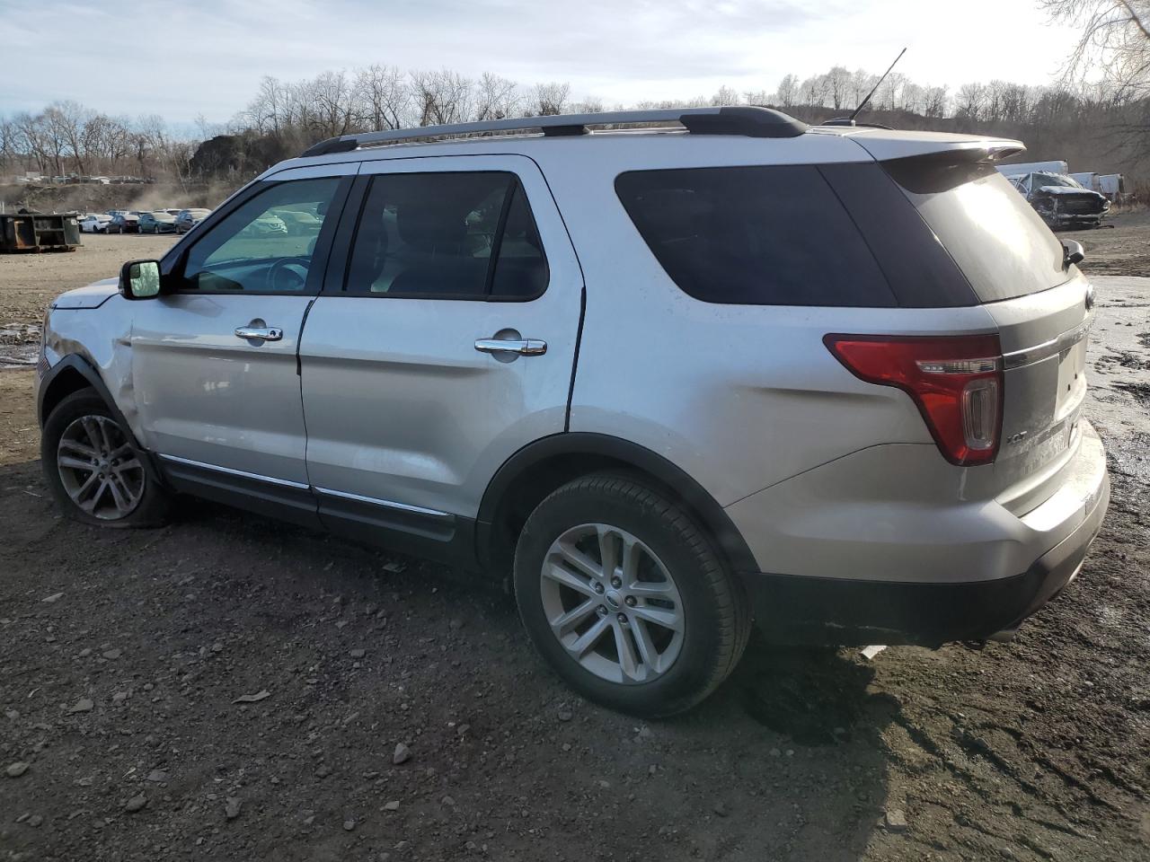 VIN 1FM5K8D84FGB78147 2015 FORD EXPLORER no.2