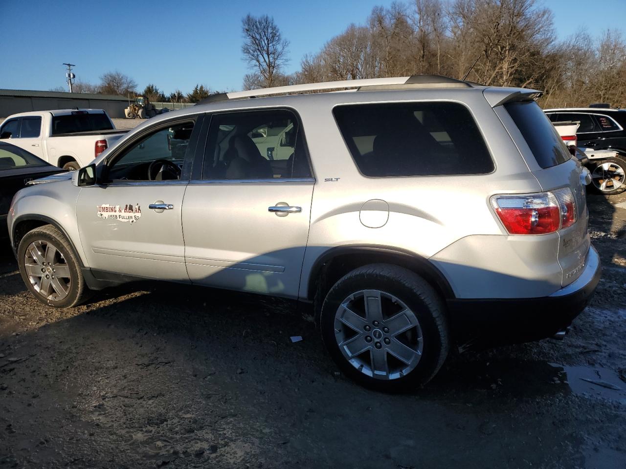 2010 GMC Acadia - Image 2