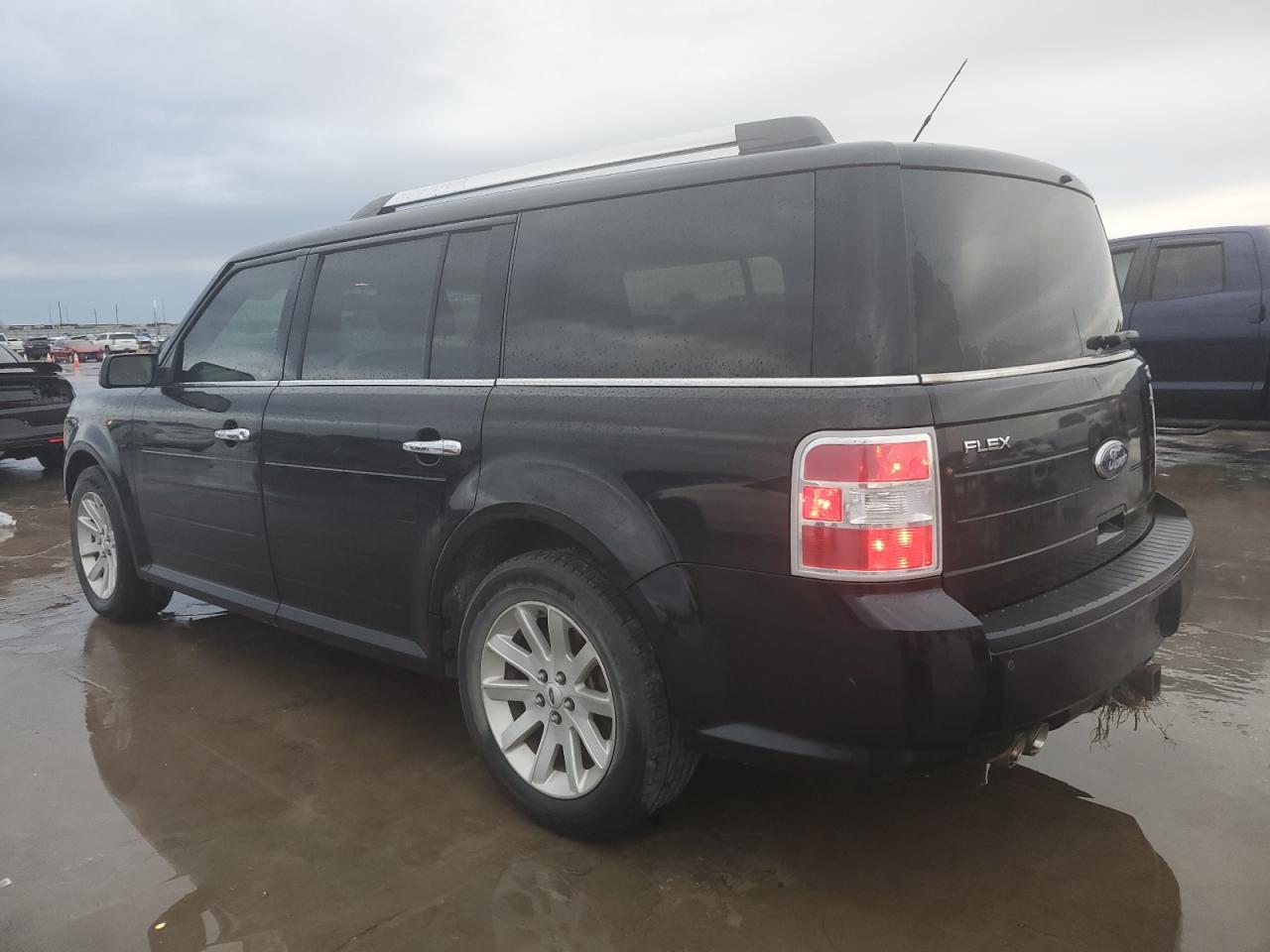 2010 Ford Flex - Image 2
