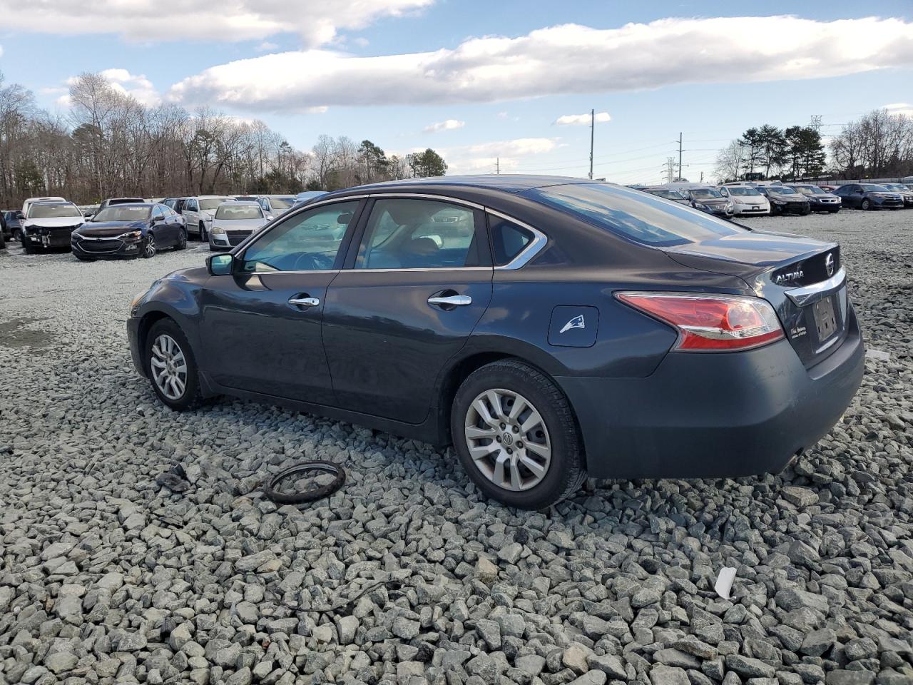 2015 Nissan Altima - Image 2