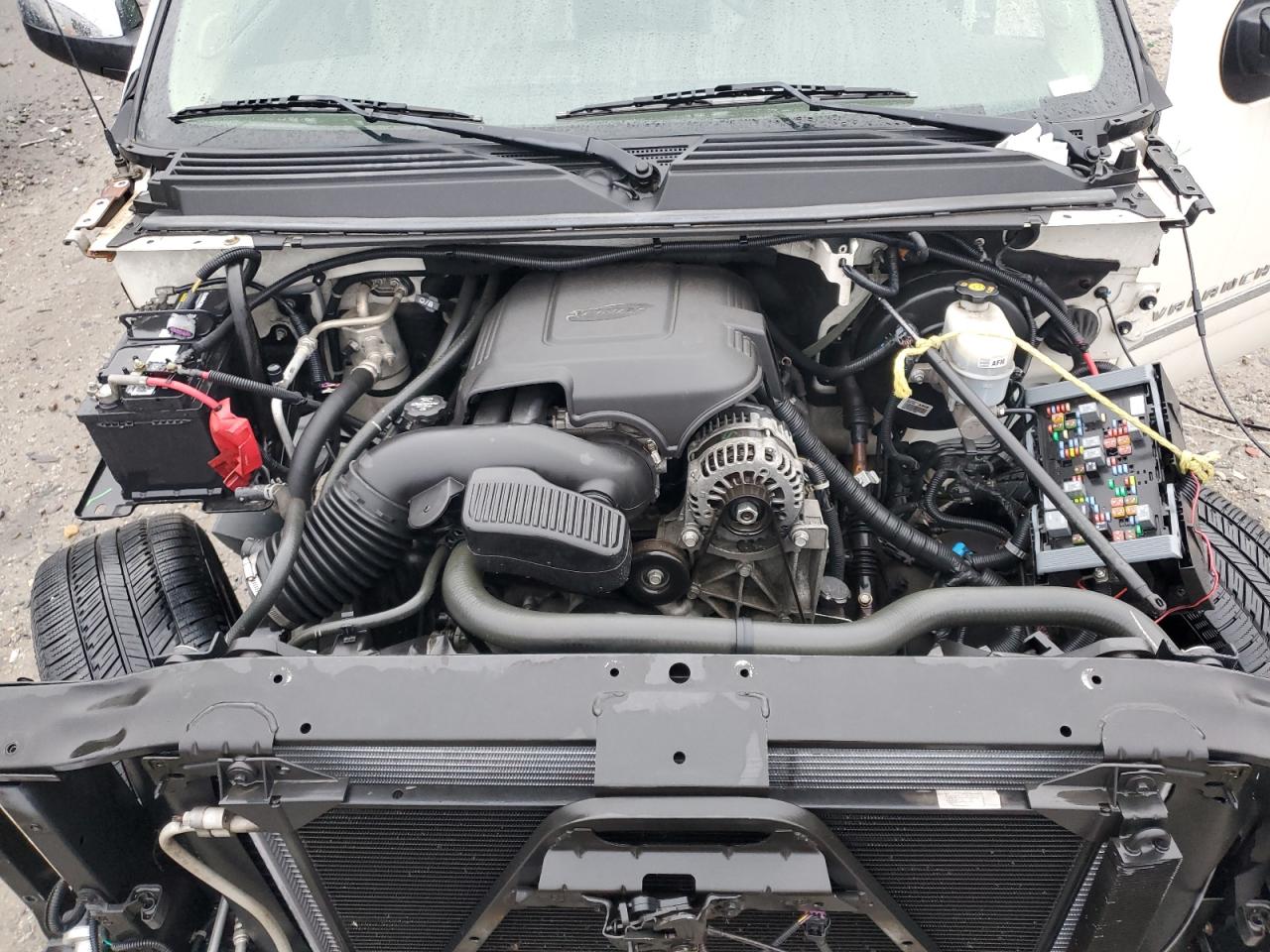 2013 Chevrolet Avalanche - Image 11