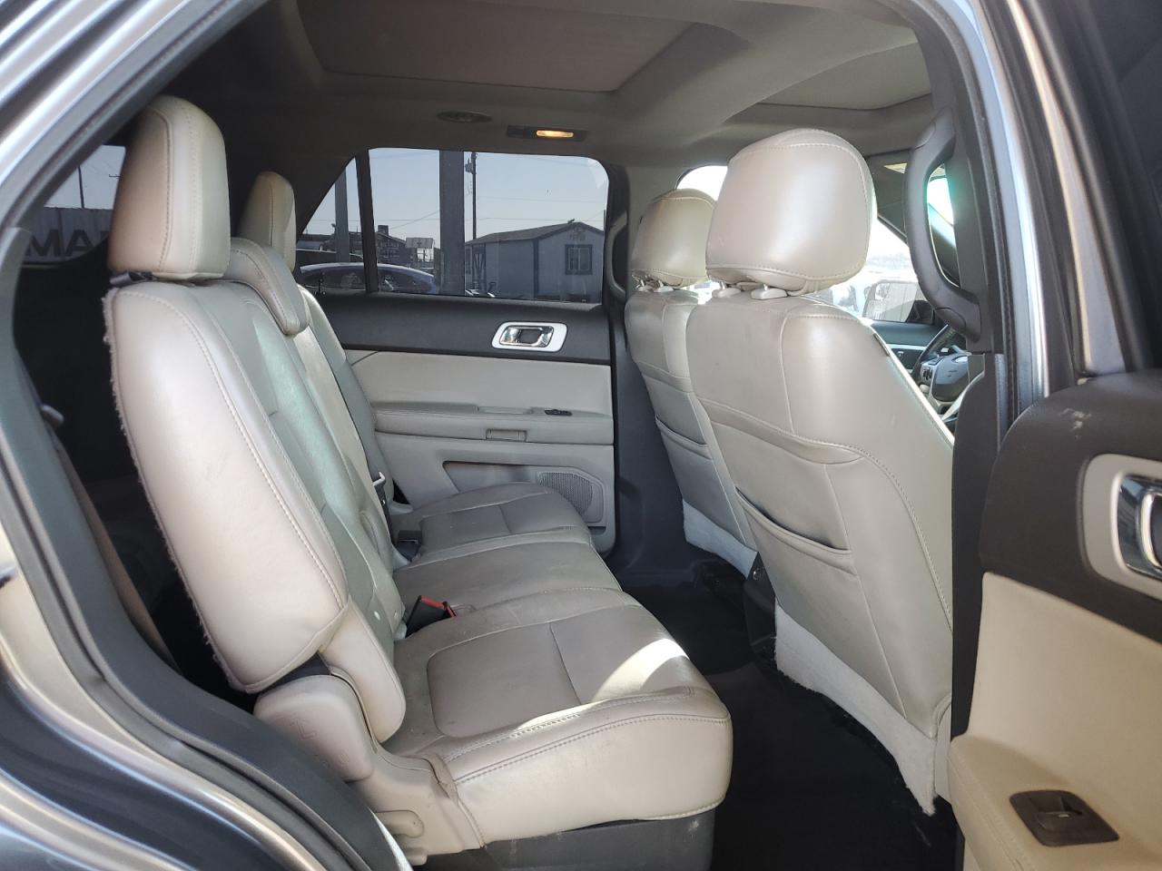 2012 Ford Explorer - Image 12