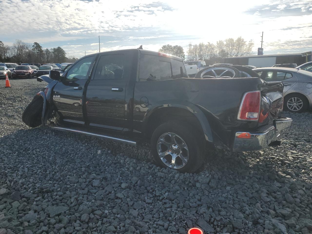 2016 RAM 1500 - Image 2