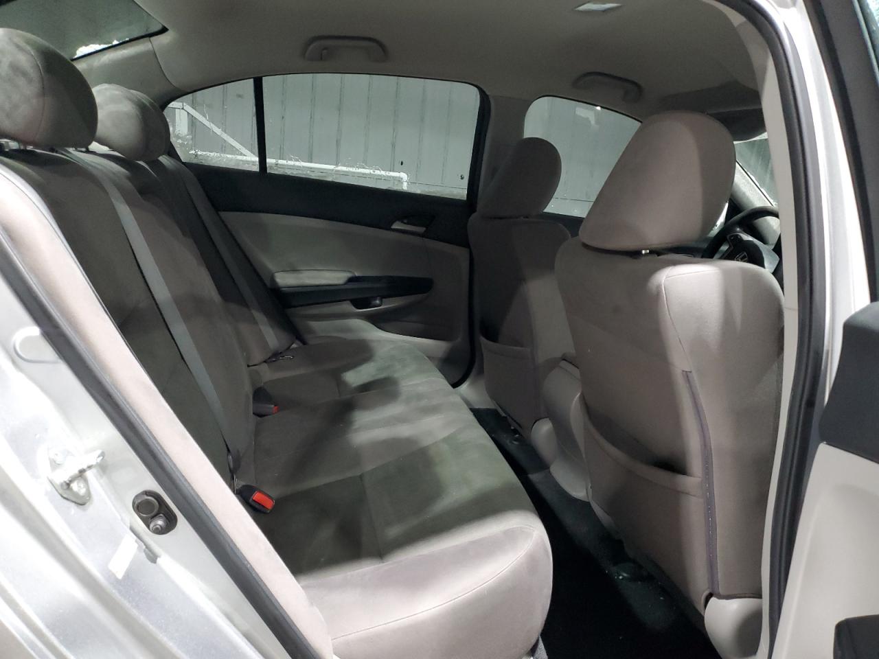 2012 Honda Accord - Image 10