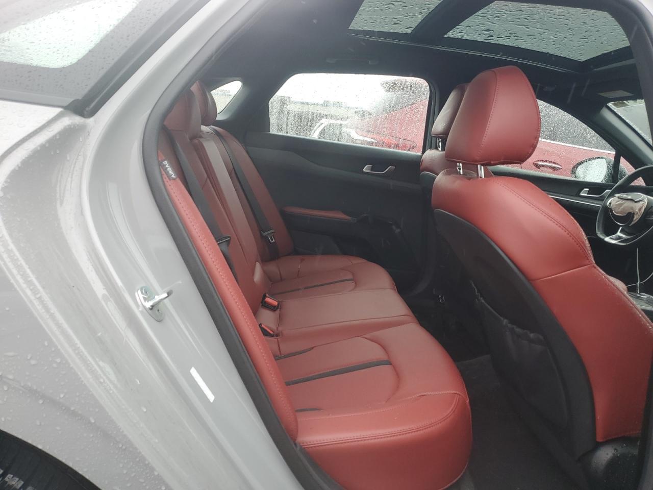2023 Kia K5 - Image 11