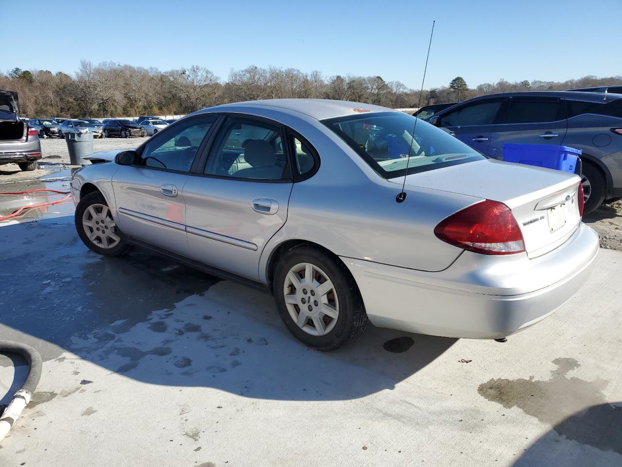 2006 Ford Taurus - Image 2