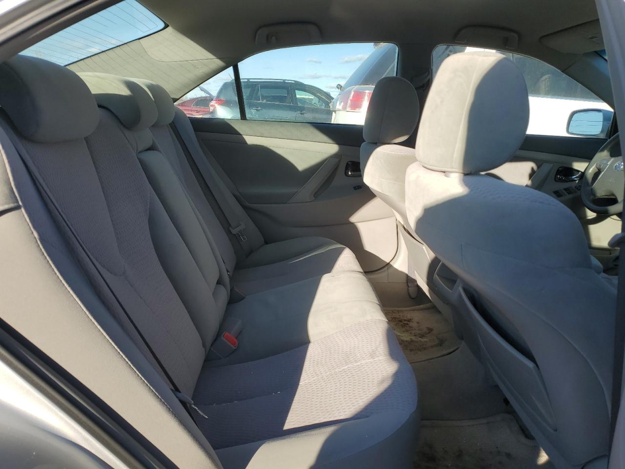2010 Toyota Camry - Image 10