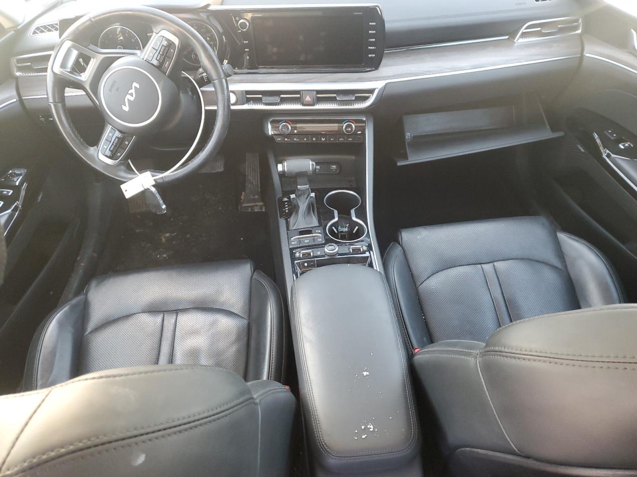 2022 Kia K5 - Image 8