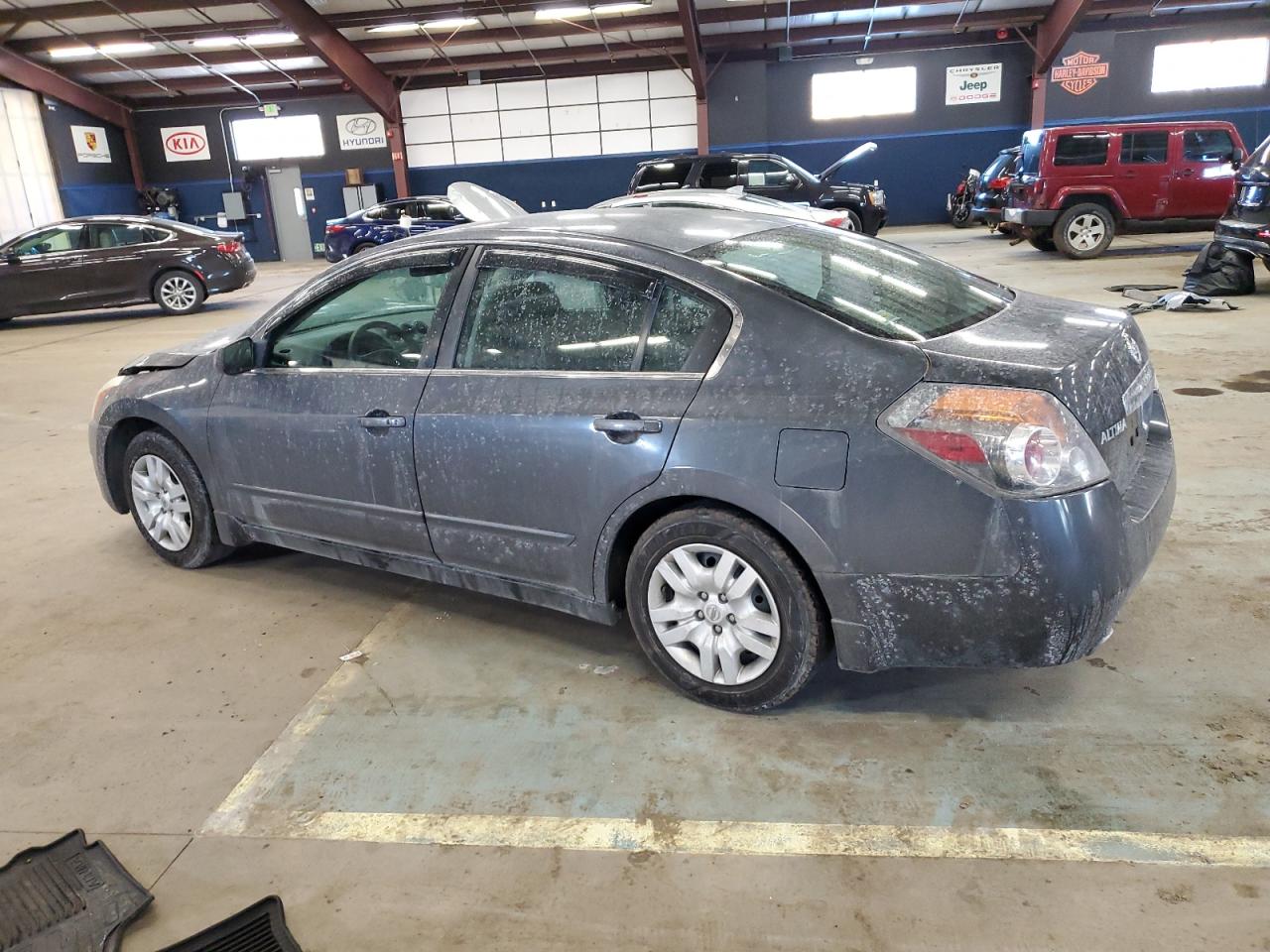 2010 Nissan Altima - Image 2