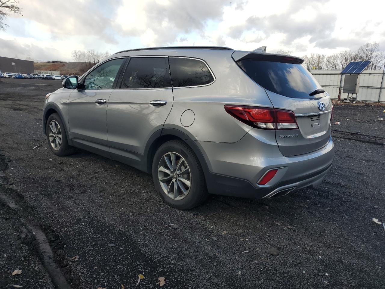 VIN KM8SNDHF3HU236796 2017 HYUNDAI SANTA FE no.2