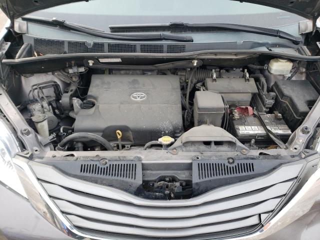 2013 TOYOTA SIENNA XLE