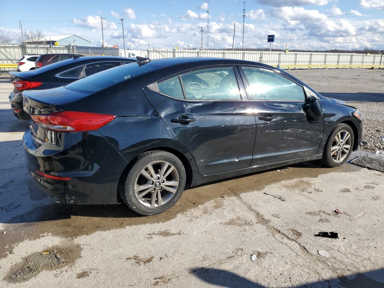 2017 Hyundai Elantra - Image 3