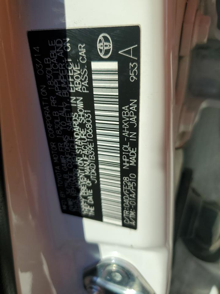 2014 Toyota Prius - Image 15