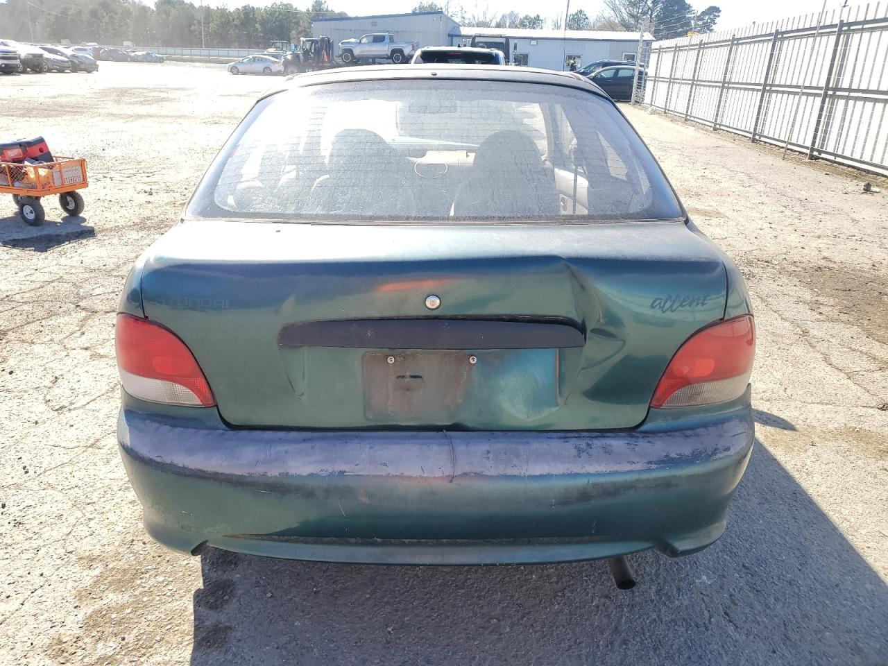 1999 Hyundai Accent - Image 6