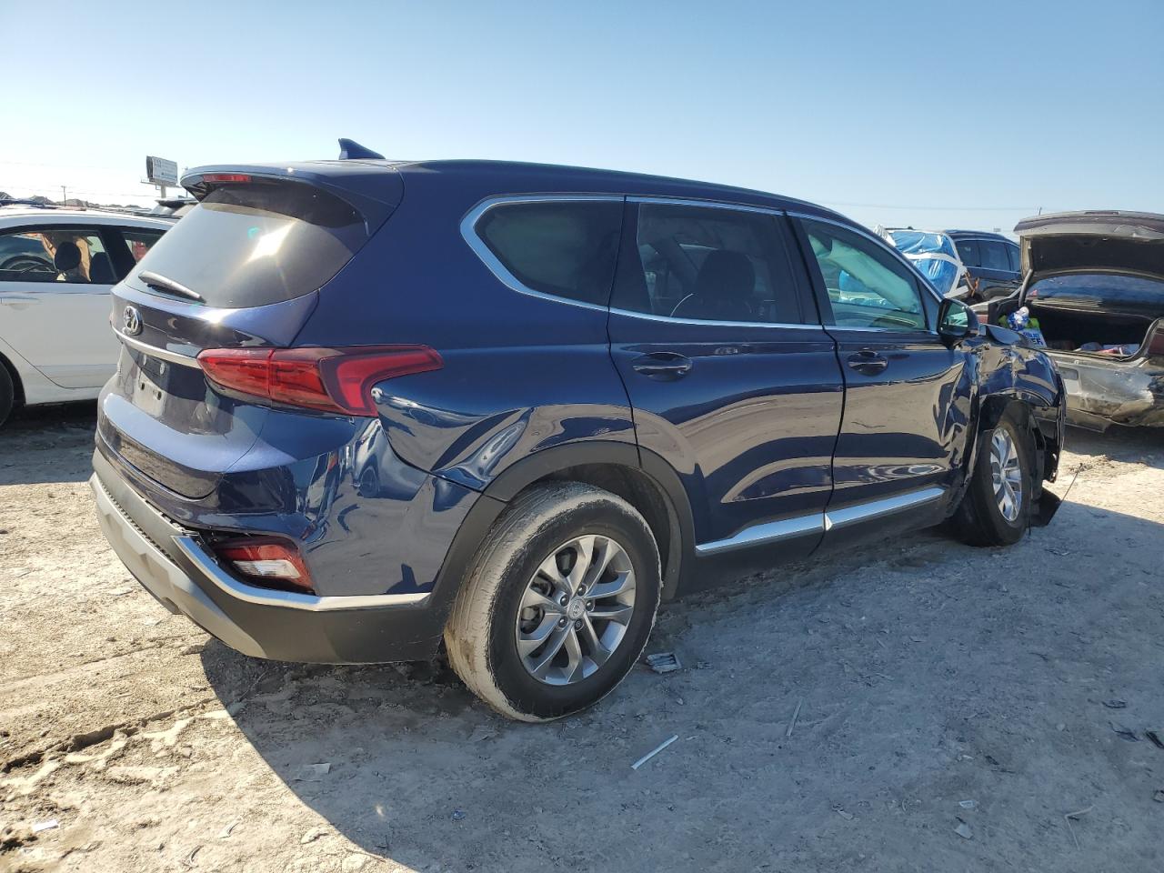 2020 Hyundai Santa Fe - Image 3