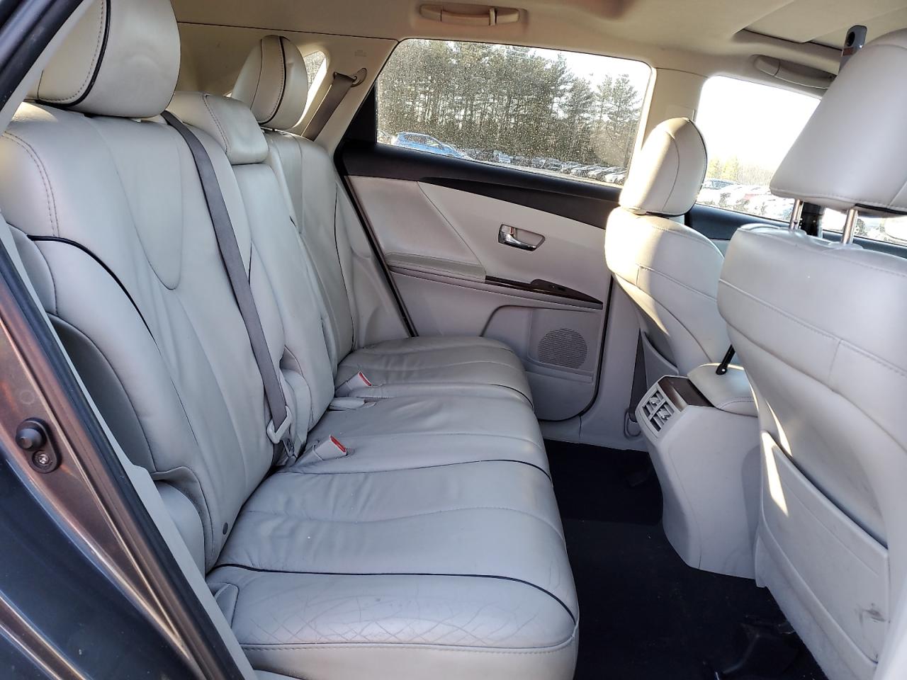 2011 Toyota Venza - Image 11