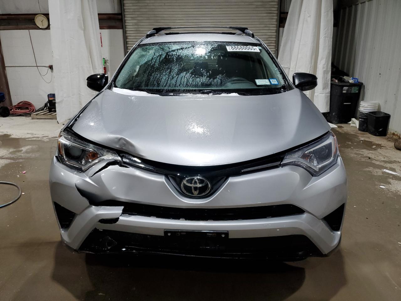 2018 Toyota RAV 4 - Image 5