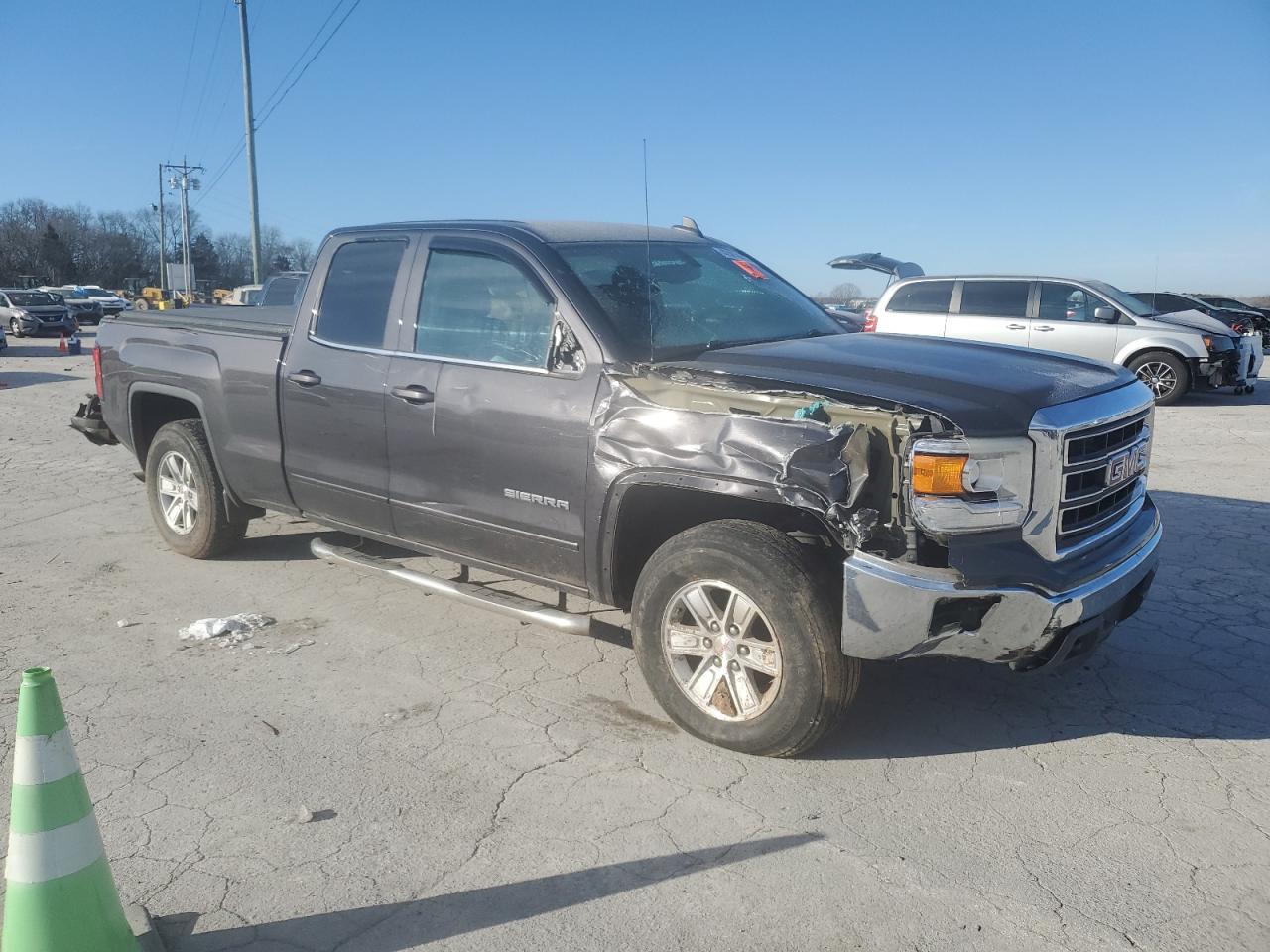 2015 GMC Sierra - Image 4