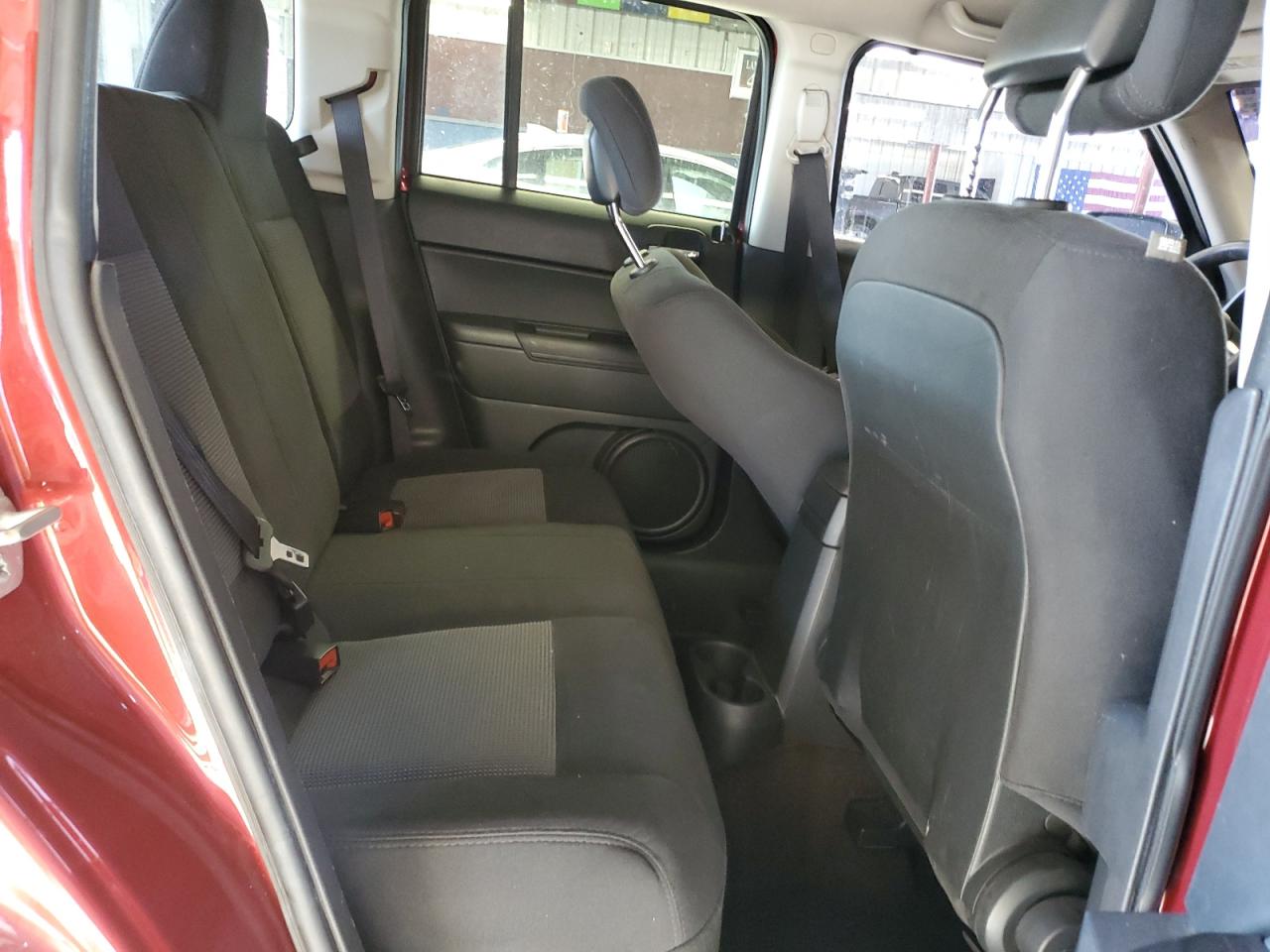 2015 Jeep Liberty (Patriot) - Image 11
