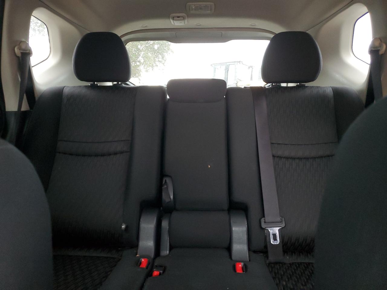 2019 Nissan Rogue - Image 10