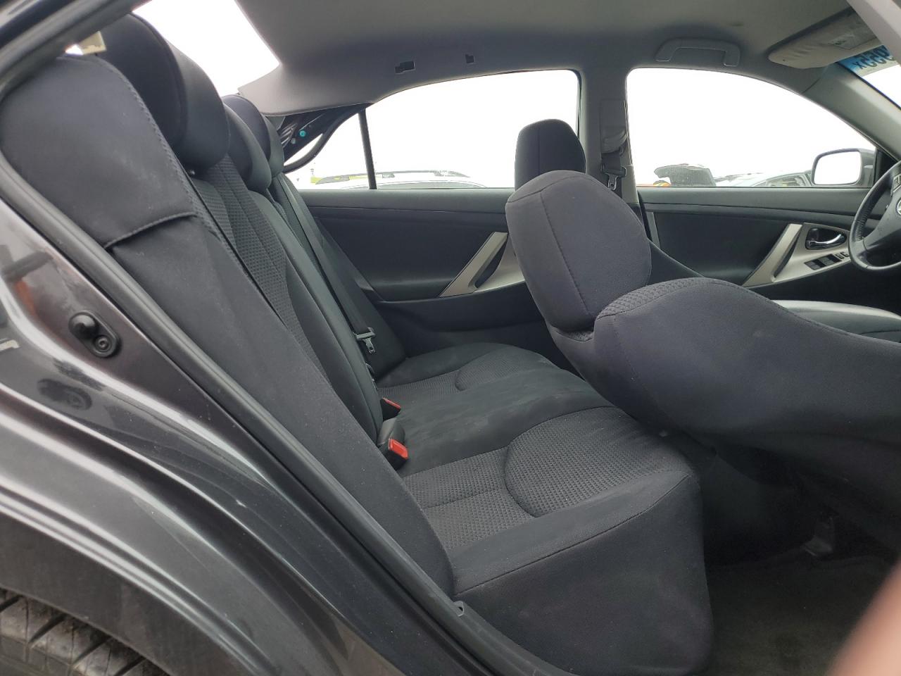 2010 Toyota Camry - Image 10