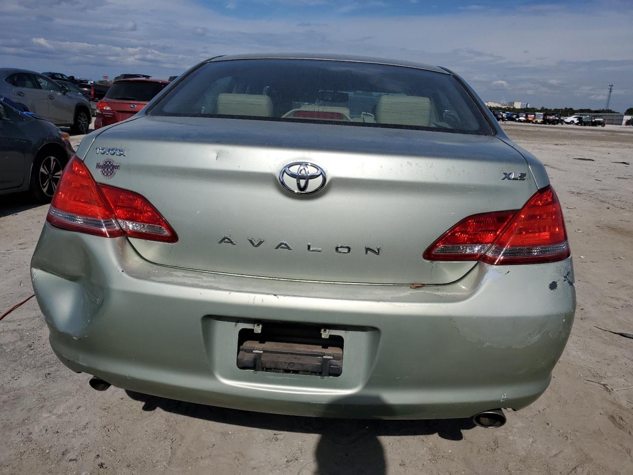 2007 Toyota Avalon - Image 6