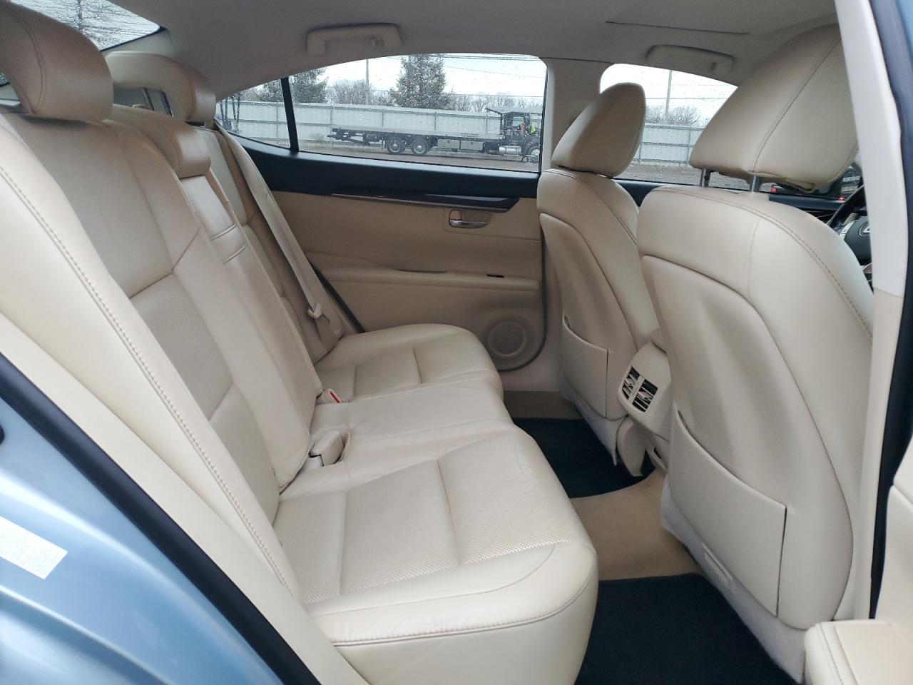 2013 Lexus ES - Image 10