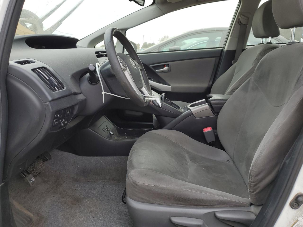 2013 Toyota Prius - Image 7