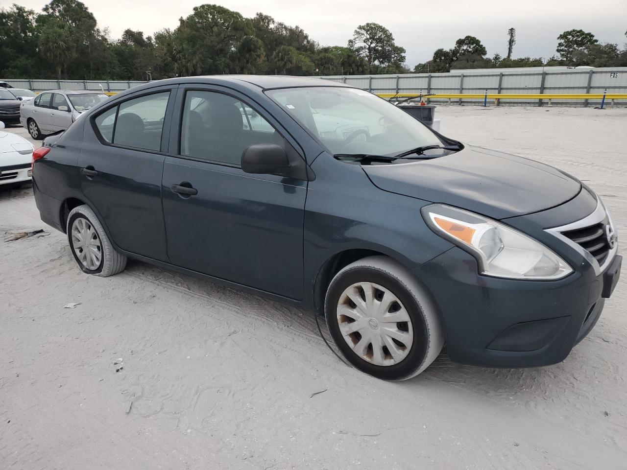 2015 Nissan Versa - Image 4