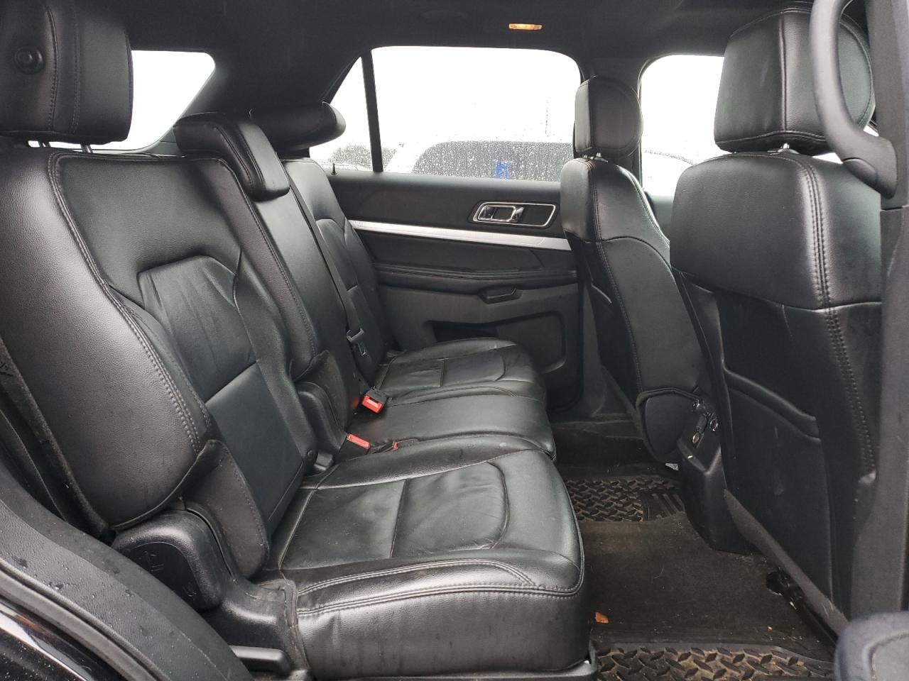 2017 Ford Explorer - Image 11