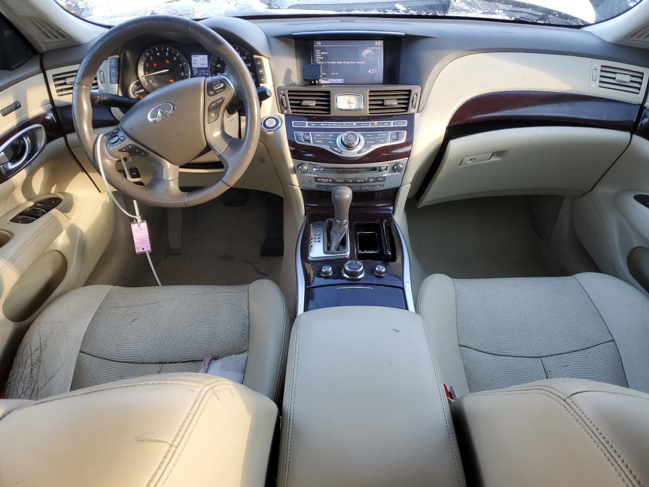 2011 Infiniti M - Image 8
