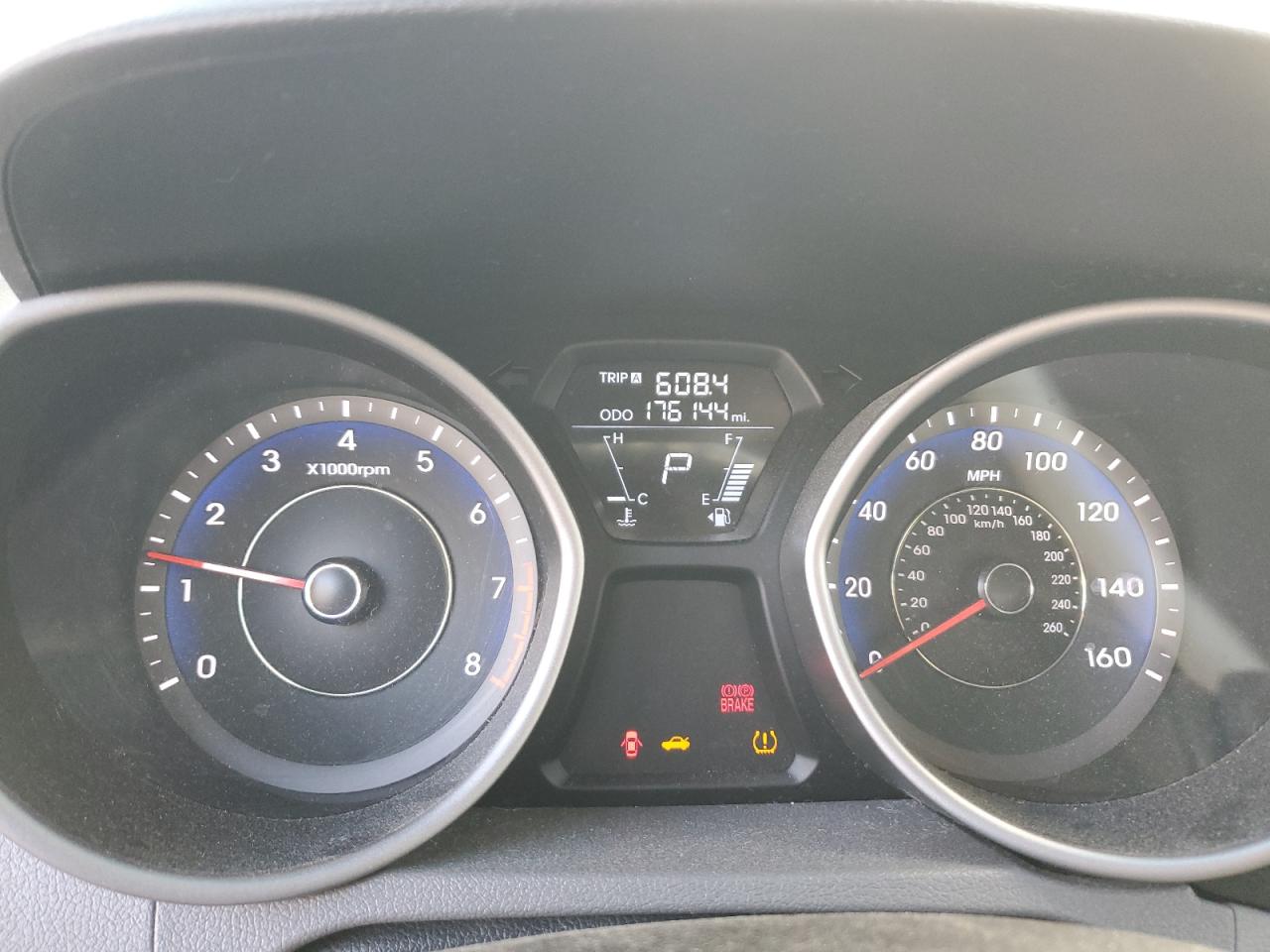 2012 Hyundai Elantra - Image 9