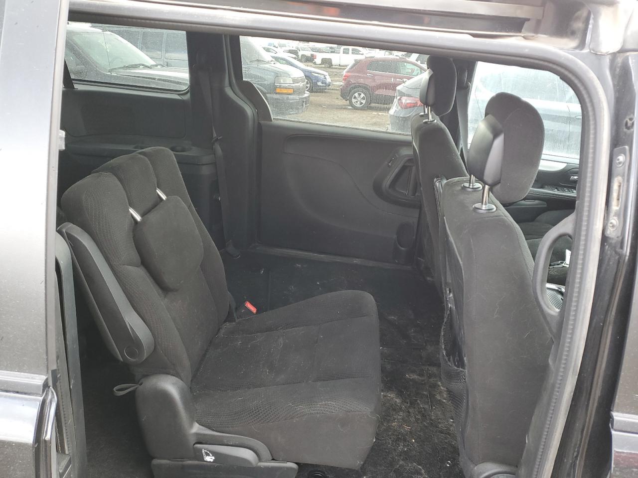 2015 Dodge Caravan - Image 11