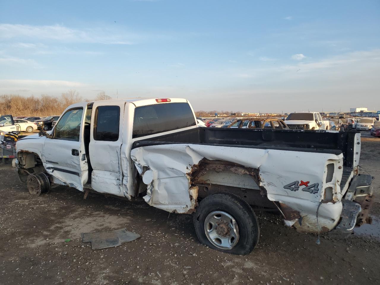 2006 GMC Sierra - Image 2