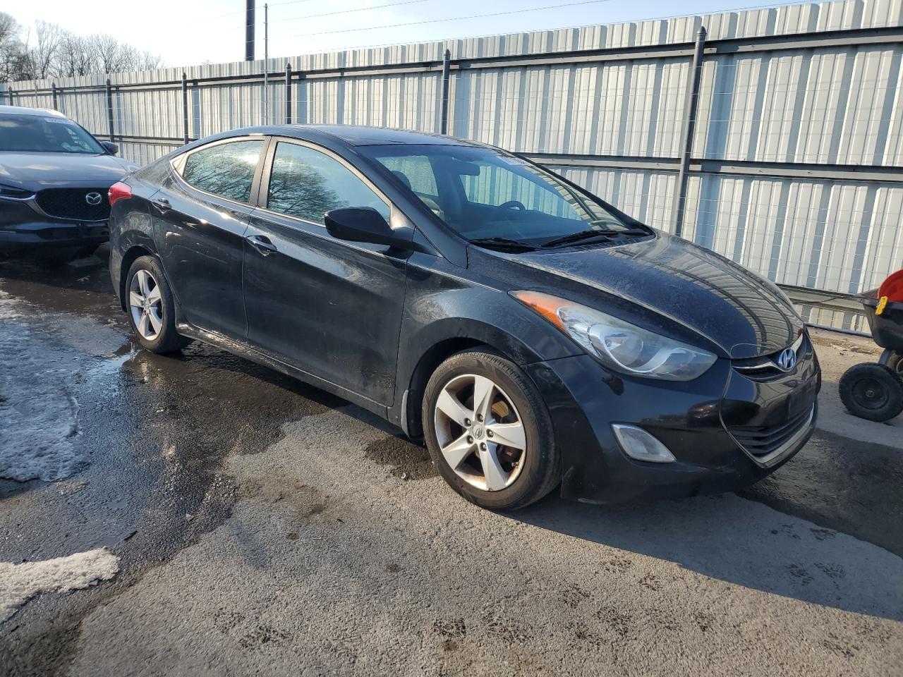 2013 Hyundai Elantra - Image 4