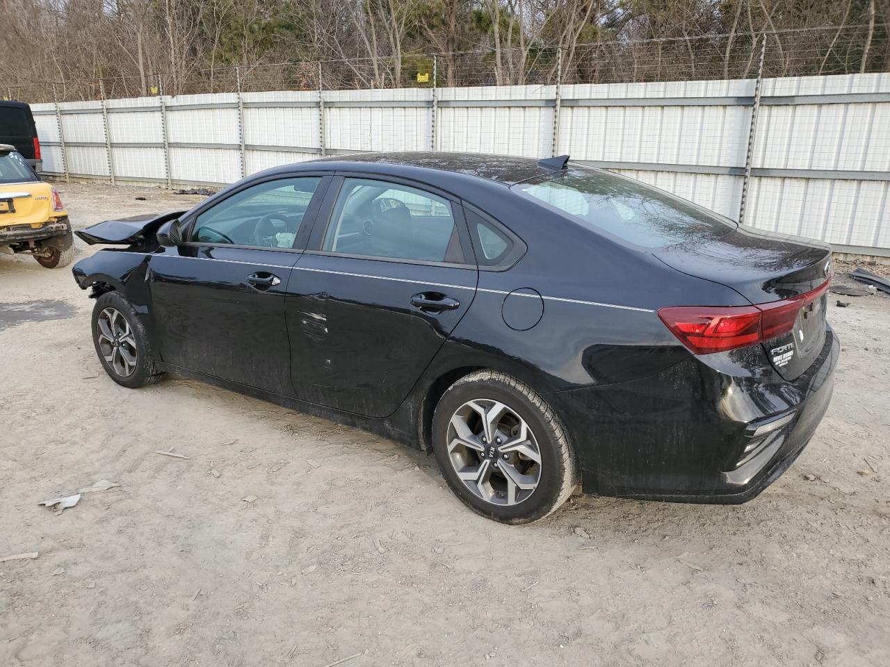 2021 Kia Forte - Image 2