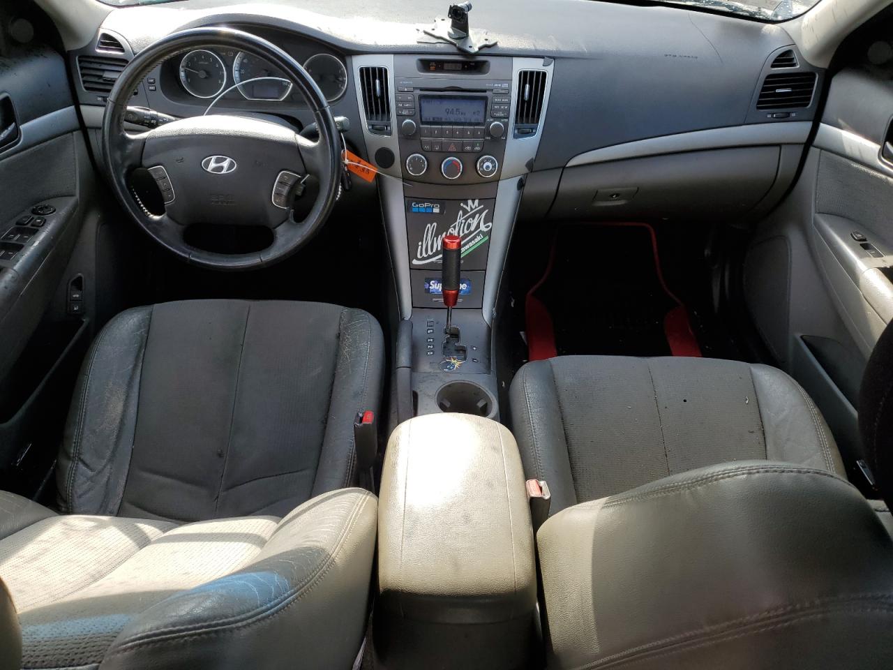 2010 Hyundai Sonata - Image 8