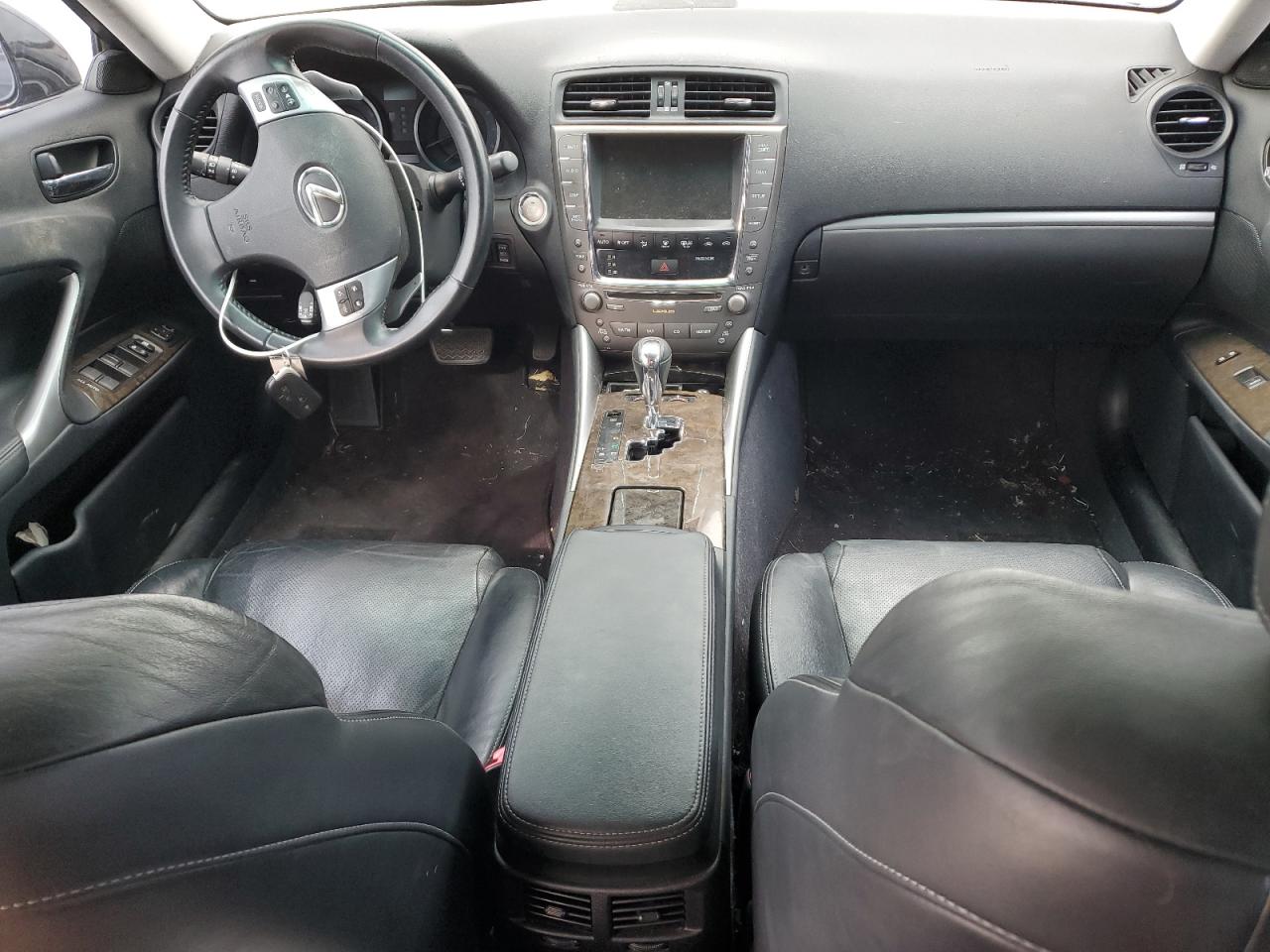 2011 Lexus IS - Image 8