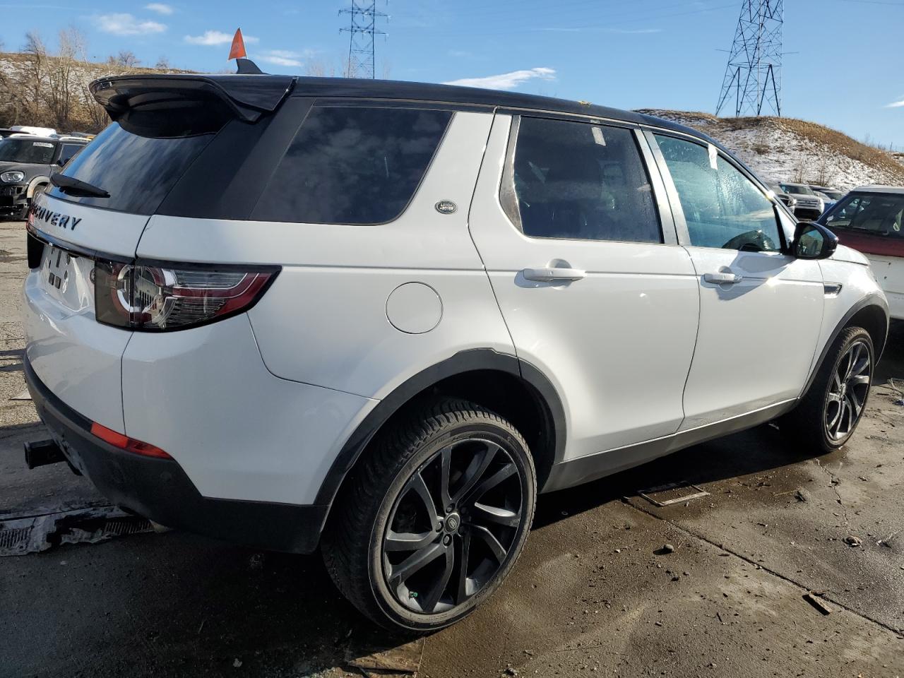 2016 Land Rover Discovery - Image 3