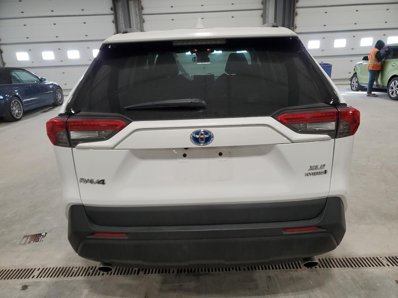 2021 Toyota RAV 4 - Image 6