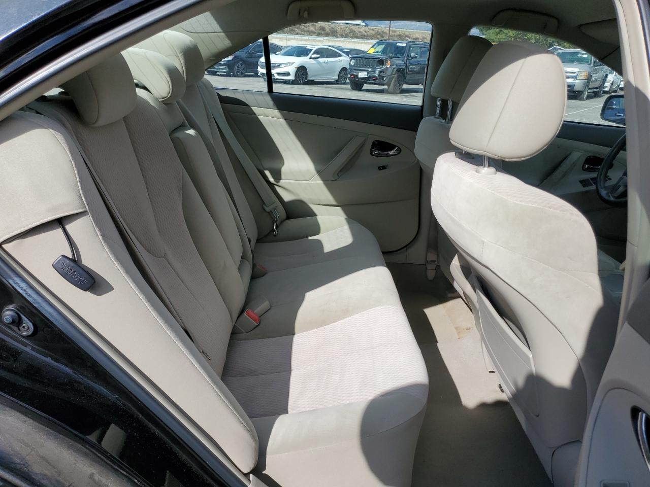 2011 Toyota Camry - Image 11