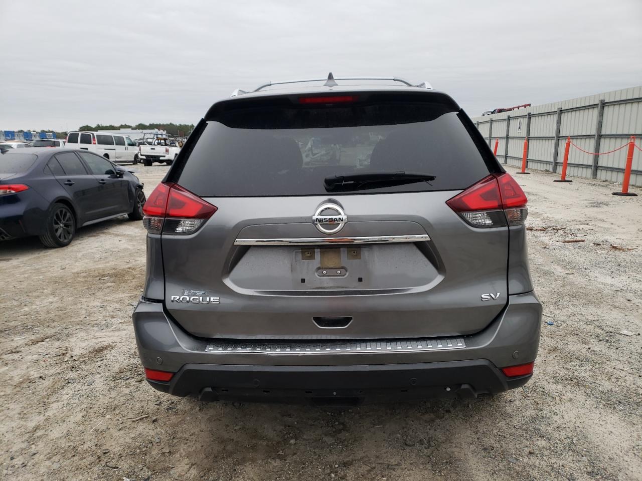 2020 Nissan Rogue - Image 6