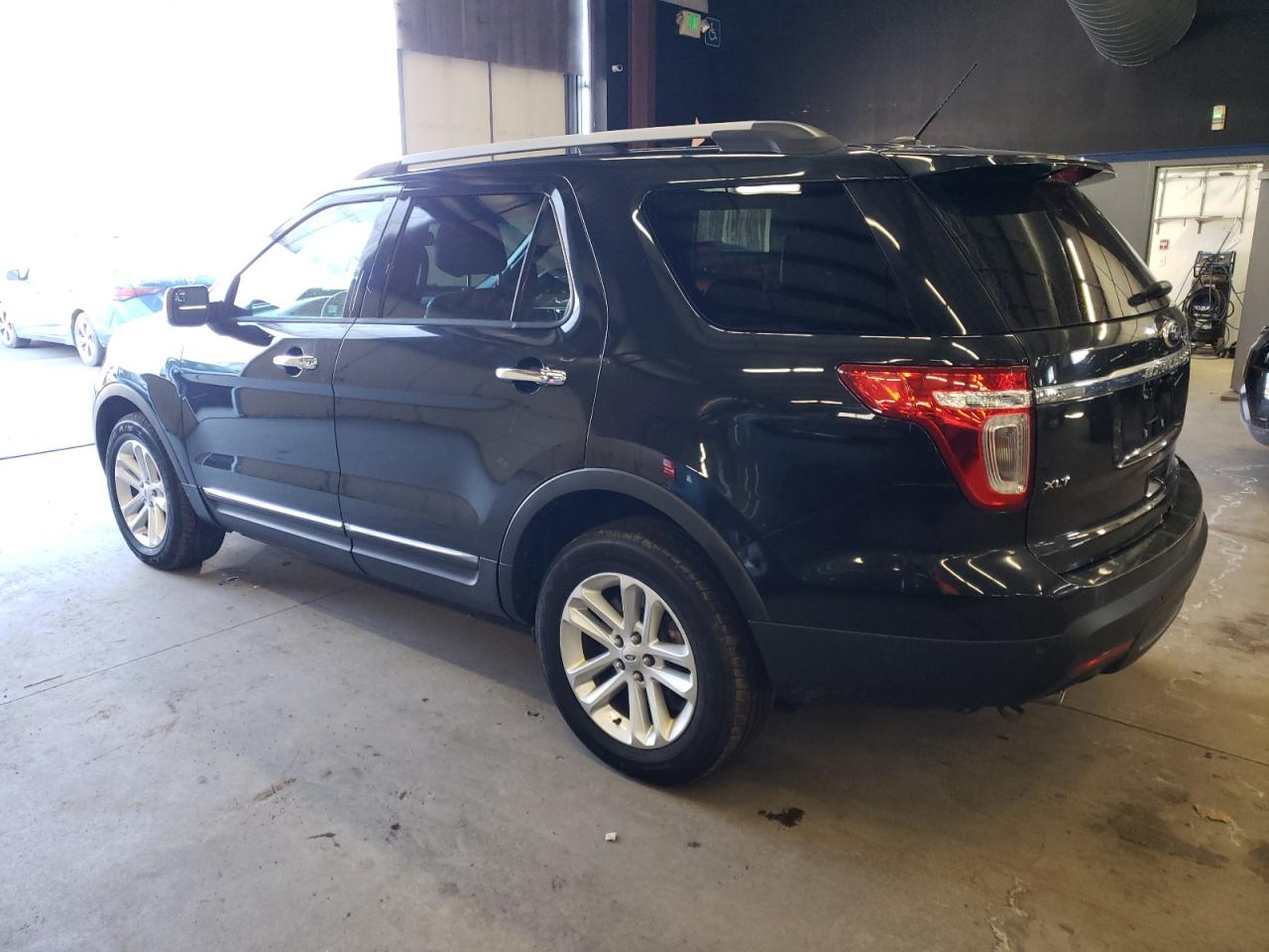 2013 Ford Explorer - Image 2