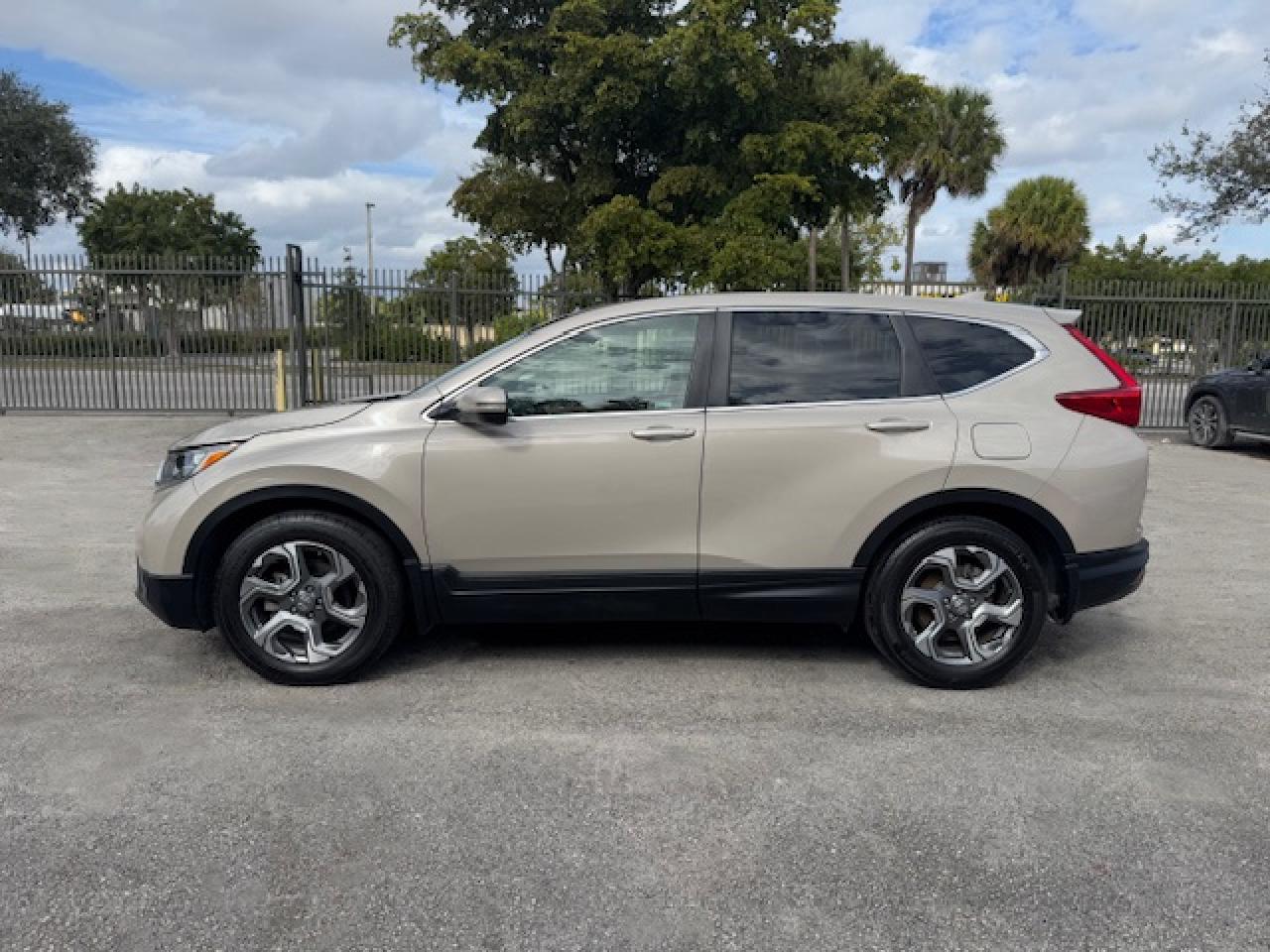 2019 Honda Cr-V Ex VIN: 2HKRW1H53KH502860 Lot: 43379925