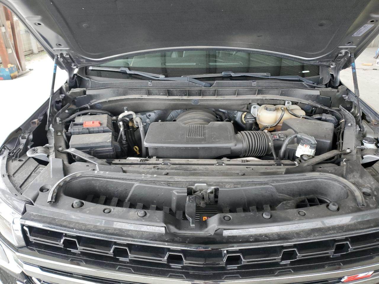 2022 Chevrolet Suburban - Image 12